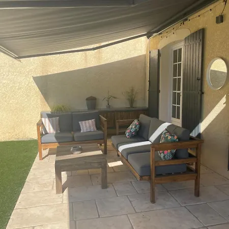 Beautiful Family House With Garden And Pool In A Quiet Area *